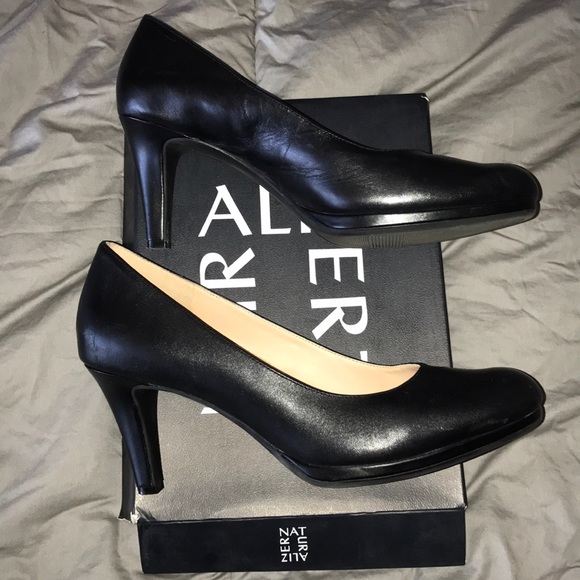 Michelle Naturalizer - Picture 3 of 11